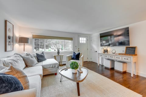 Rye Coastal Retreat w/ Deck & Outdoor Dining House in Portsmouth