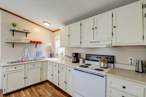 Pet-Friendly Corbin Vacation Rental ~ 4 Mi to Town House in Kentucky