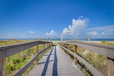 Pool, Beach Access: Waterfront Treasure Island Gem Apartment in Treasure Island