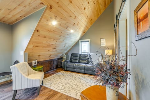 Lovely Lakefront Apartment w/ Boat Ramp Access Apartment in Tennessee