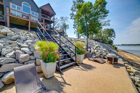 Lovely Lakefront Apartment w/ Boat Ramp Access Apartment in Tennessee
