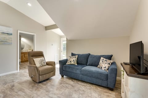 Young Harris Vacation Rental w/ Mountain Views! Apartment in Union County