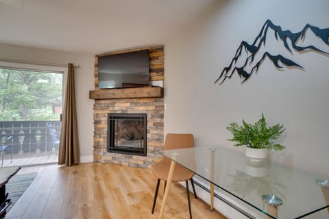 Estes Park Vacation Rental: 1 Mi to National Park Apartment in Estes Park