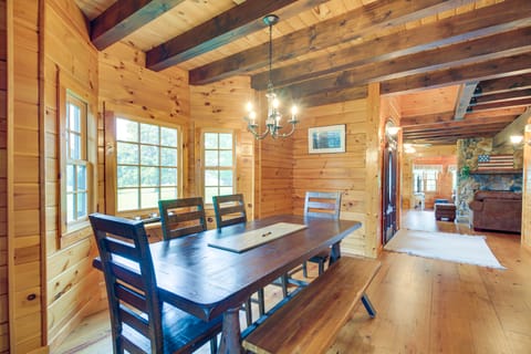 Peaceful Raphine Cottage w/ Deck & Fireplace! Cottage in Shenandoah Valley