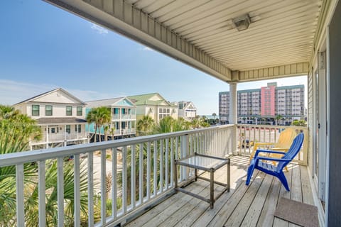 Walk to Ocean & Pier: Surfside Beach House w/ Pool House in Surfside Beach