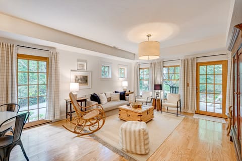 Peaceful Vacation Rental w/ Deck: 5 Mi to Cashiers House in Lake Glenville