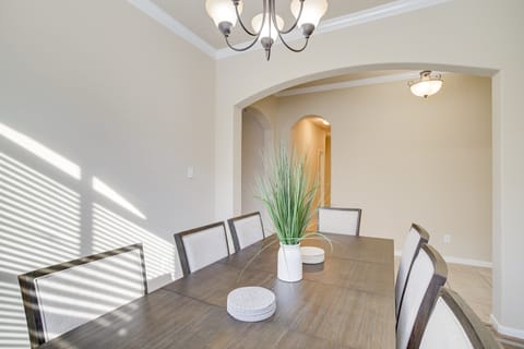 4 Mi to Six Flags: Spring Vacation Home House in Houston