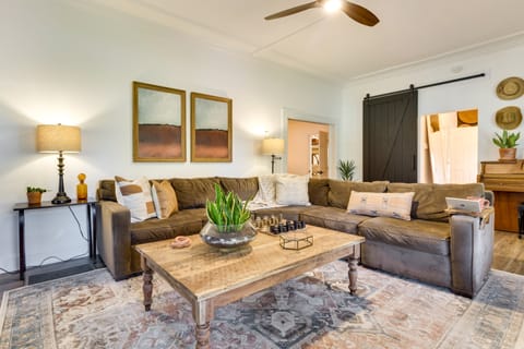 Fire Pit & Yard: Updated Winter Garden Home! House in Winter Garden