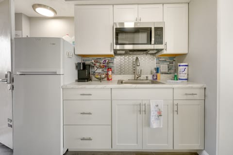 Pool Access: 8th-Floor Condo on North Myrtle Beach Apartment in North Myrtle Beach