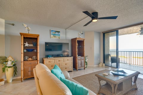 Heated Pool Access: Clearwater Beachfront Condo! Apartment in Sand Key