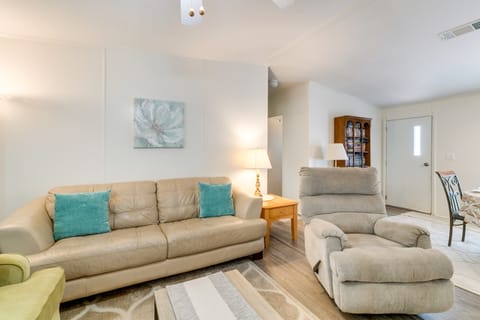 Weeki Wachee Home w/ Fire Pit: 13 Mi to Ocean! House in Florida