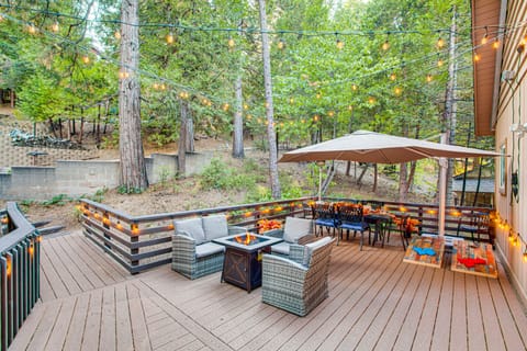 1 Mi to Lake Arrowhead Village! Cabin w/ Game Room House in Lake Arrowhead