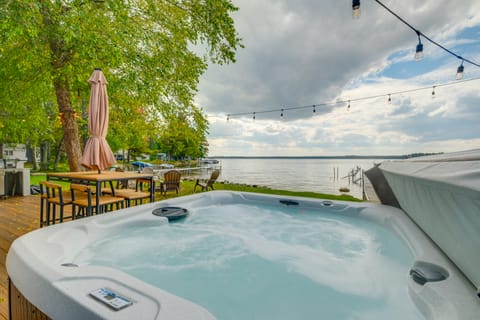 Kalkaska Retreat: Private Hot Tub, Dock, Fireplace House in Michigan