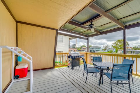 Hernando Beach Waterfront Home w/ Boat Dock & Deck House in Hernando Beach
