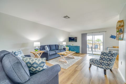 Hernando Beach Waterfront Home w/ Boat Dock & Deck House in Hernando Beach