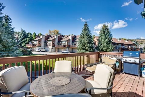 Cozy Colorado Retreat w/ Deck, Grill & Pool Access Apartment in Edwards