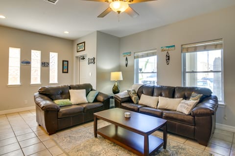 South Padre Island Condo w/ Shared Outdoor Pool! Apartment in South Padre Island
