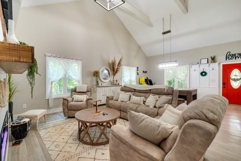 Sevierville Family Home w/ Hot Tub! House in Sevier County