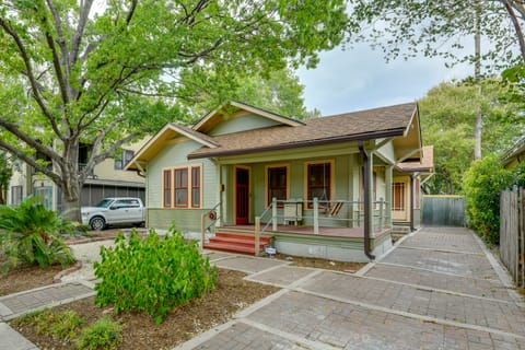 San Antonio Gem in Prime Location w/ Outdoor Space House in San Antonio