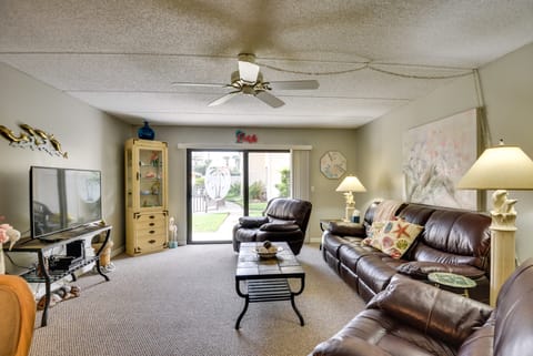 Daytona Beach Shores Condo Rental: Walk to Beach! Apartment in Daytona Beach Shores