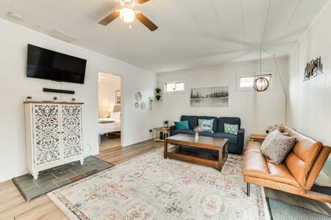 Higgins Lake Cottage w/ Private Fire Pit & Grill! Cottage in Michigan