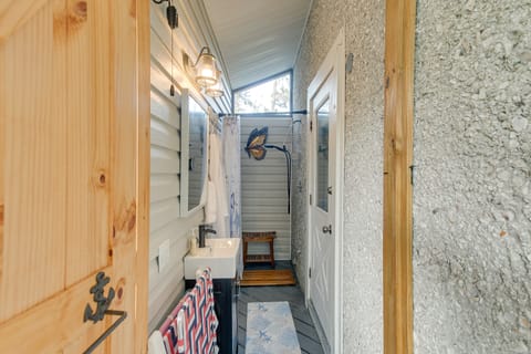 Coastal St Simons Retreat Near Gascoigne Bluff! Apartment in Saint Simons Island