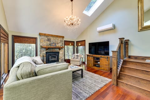 Pocono Pines Gem w/ Fire Pit & On-Site Creek! House in Pocono Pines