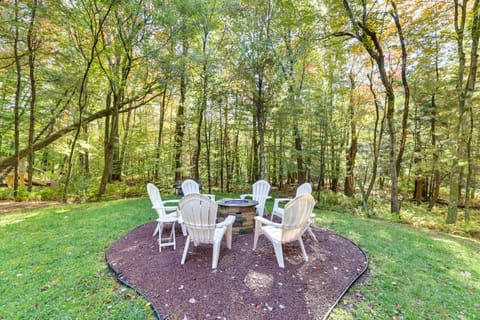 Pocono Pines Gem w/ Fire Pit & On-Site Creek! House in Pocono Pines