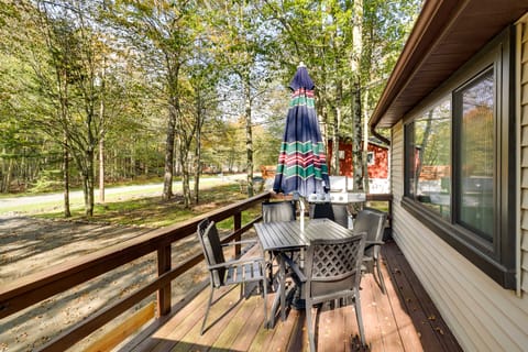 Hike, Swim, Ski & More: Home in Arrowhead Lakes! House in Coolbaugh Township