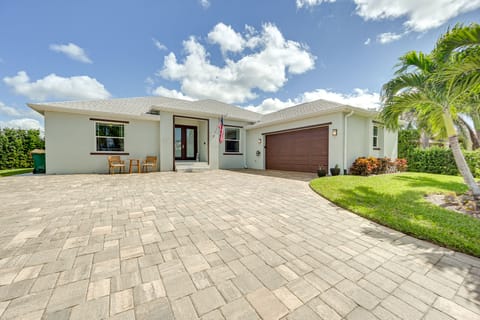 Hot Tub & Lanai! Marco Island Home 2 Mi to Beaches House in Marco Island