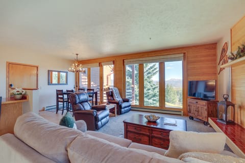 Cozy Condo w/ Balcony & Mtn Views in Silverthorne Apartment in Wildernest