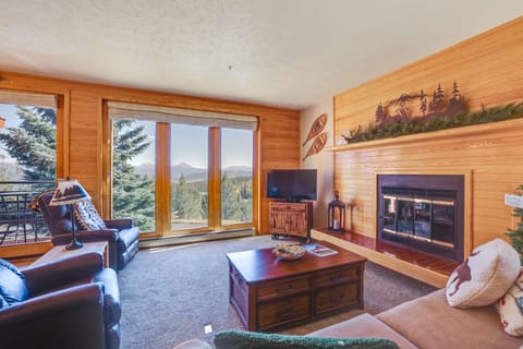 Cozy Condo w/ Balcony & Mtn Views in Silverthorne Apartment in Wildernest