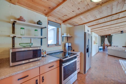 Santa Fe Vacation Rental w/ Patios & Pool Access! Cottage in New Mexico