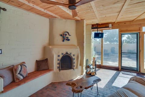 Santa Fe Vacation Rental w/ Patios & Pool Access! Cottage in New Mexico