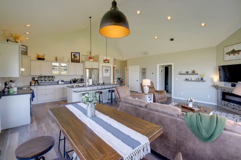 Pet-Friendly Stevensville Home w/ Mountain Views! House in Idaho