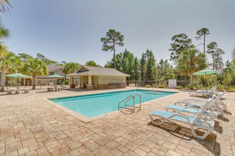 Charming Navarre Townhome: 5 Mi to Beach! Apartment in Alabama