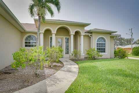 Lanai + Pool: Family-Friendly Home in Cape Coral House in Cape Coral