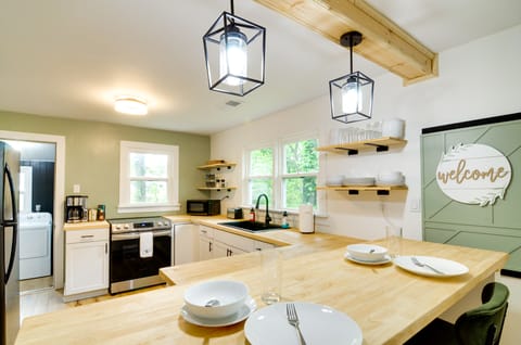 Burnside Vacation Rental, Walk to Lake Cumberland! House in Burnside