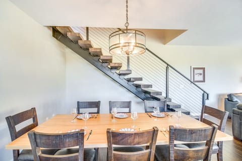 Ski-In/Ski-Out Granby Townhouse w/ Private Hot Tub Apartment in Granby