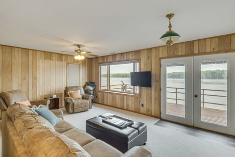 Scenic Views & Yard: Mississippi River Retreat! House in Iowa