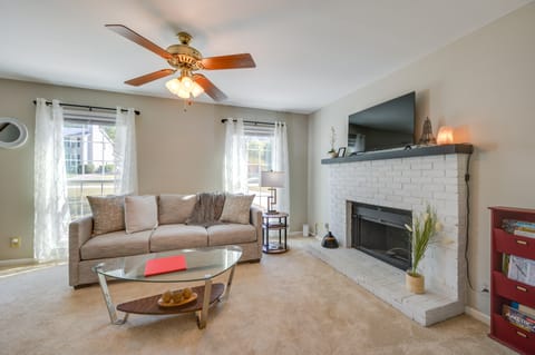 North Macon Townhome w/ Deck < 8 Mi to Downtown! Apartment in Macon