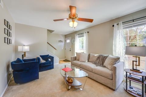 North Macon Townhome w/ Deck < 8 Mi to Downtown! Apartment in Macon