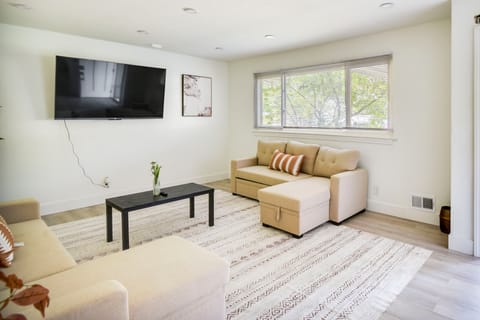 Pet-Friendly Norfolk Retreat ~ 7 Mi to Beach! House in Norfolk