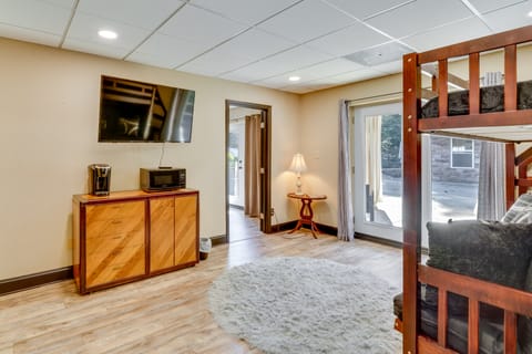 Cozy, Pet-Friendly Retreat in Hickory w/ Fire Pit! House in Hickory