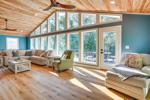 Waterfront Gilbertsville Retreat on Kentucky Lake! House in Lake Barkley