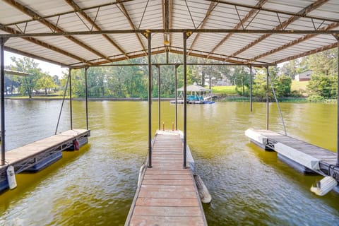 Waterfront Gilbertsville Retreat on Kentucky Lake! House in Lake Barkley
