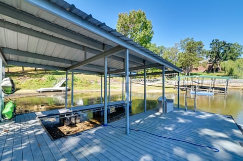 Lakefront Gilbertville Haven w/ Private Boat Dock! House in Lake Barkley