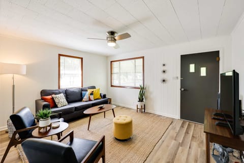 Half Mi to Oaklawn Casino: Hot Springs Home! House in Hot Springs