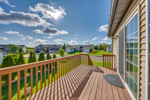 Luxury 'Prairie Retreat': 5 Min from Madison! Apartment in Wisconsin