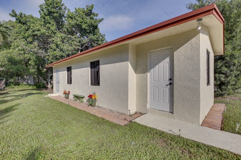 Walk to Flagler Beach: Sunny Retreat Near Casinos House in Pompano Beach